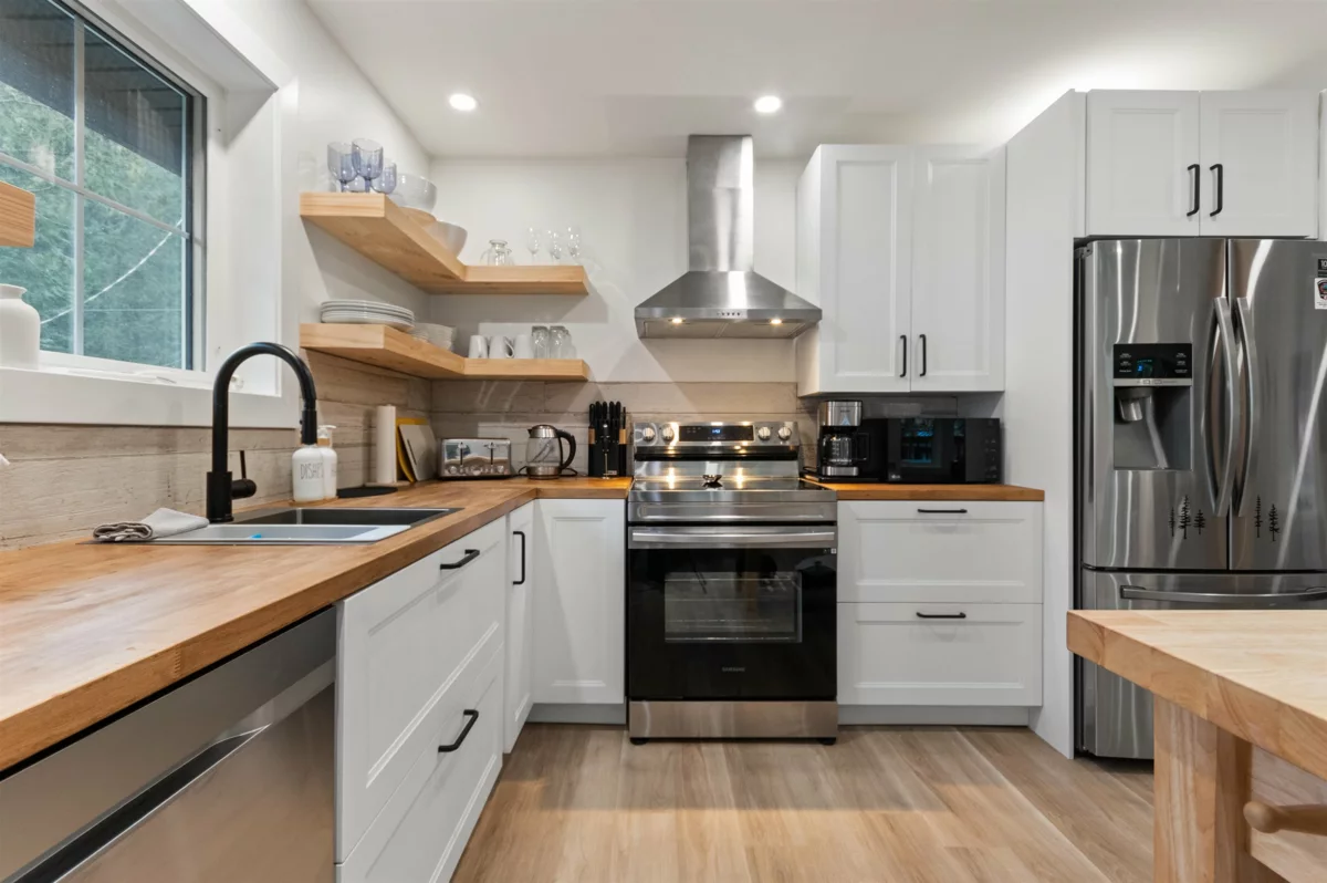 Kitchen Island Photo of 71365 Old Hope Princeton Highway, Sunshine Valley, BC