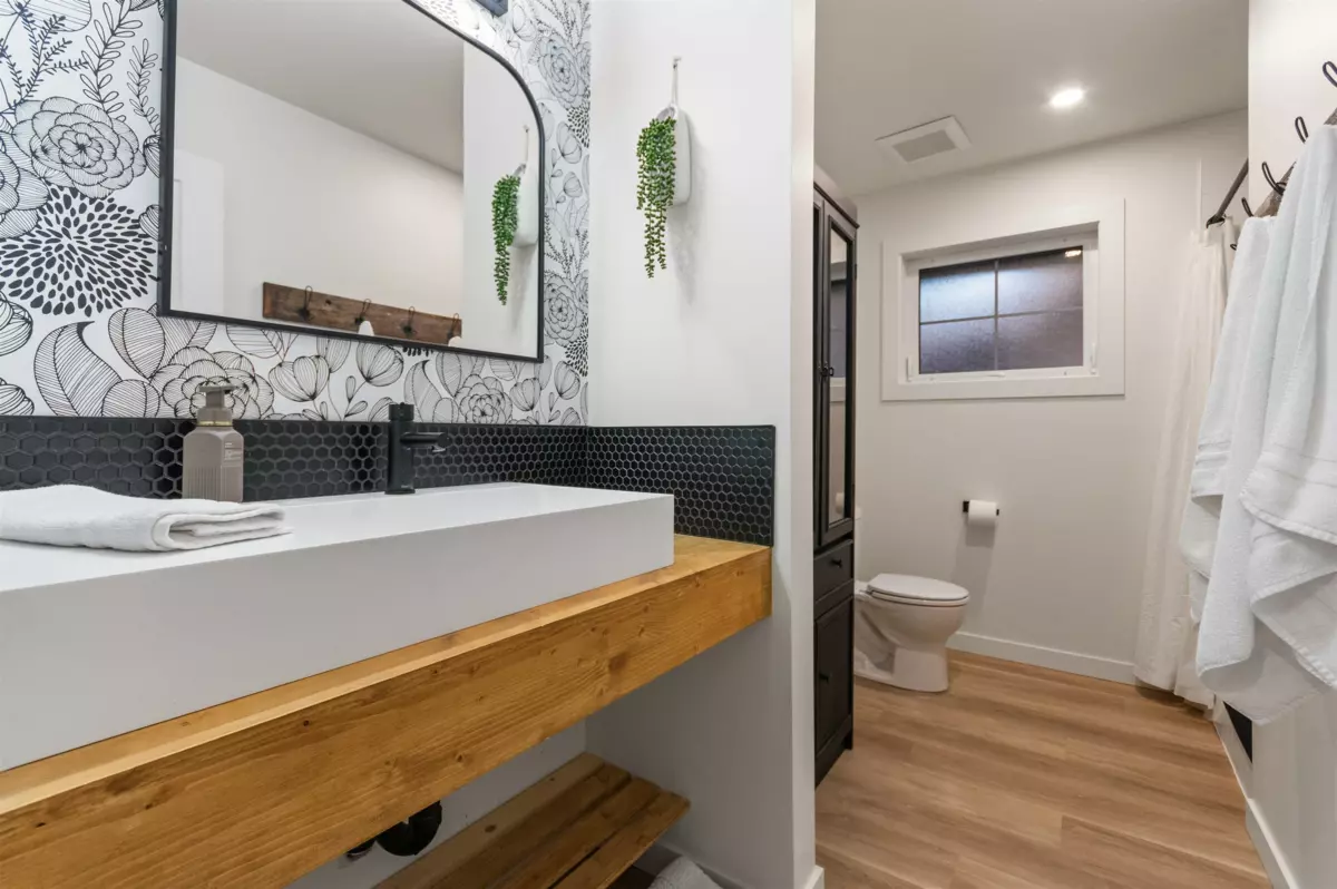 Primary Bathroom Photo of 71365 Old Hope Princeton Highway, Sunshine Valley, BC