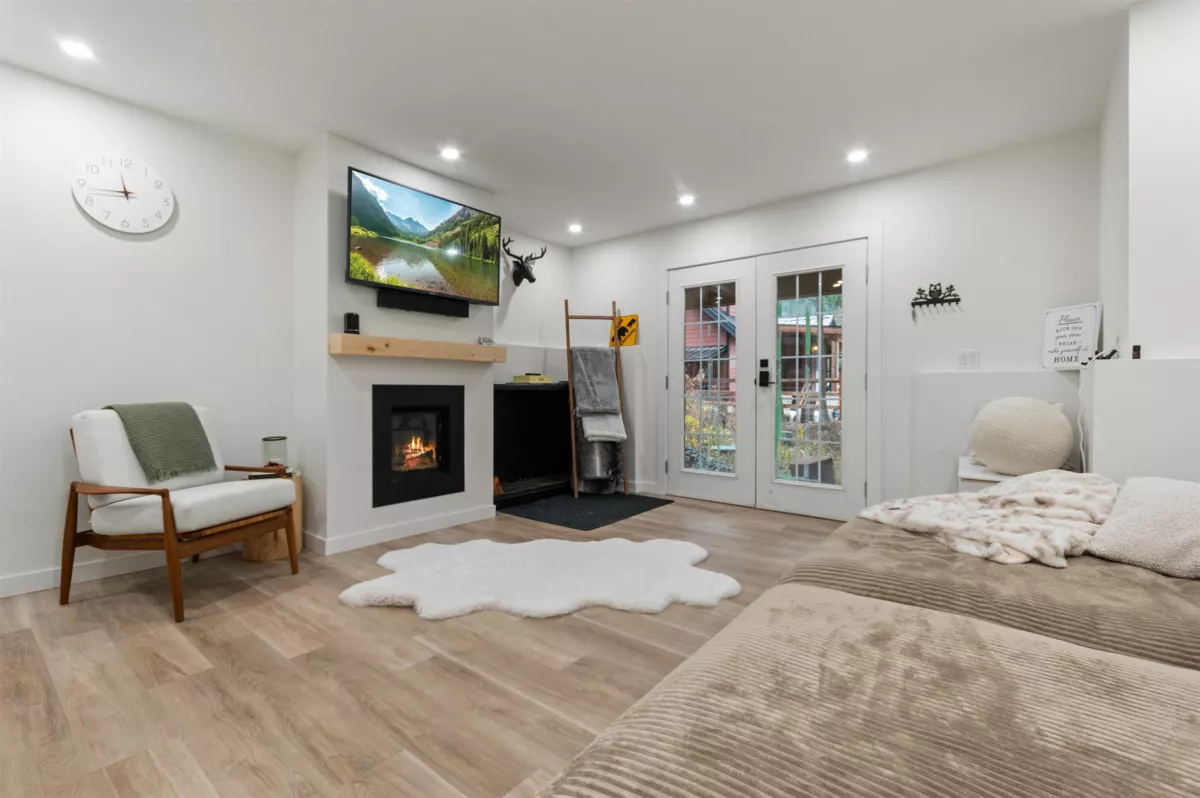 Staircase Photo of 71365 Old Hope Princeton Highway, Sunshine Valley, BC