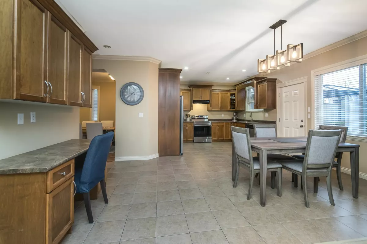 Kitchen Island Photo of 33116 Dalke Avenue, Mission, BC