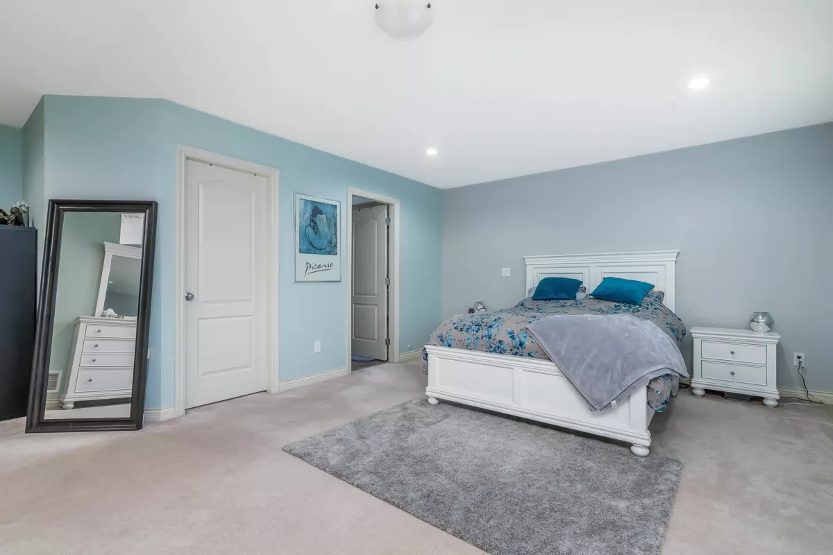 Powder Room Photo of 33116 Dalke Avenue, Mission, BC