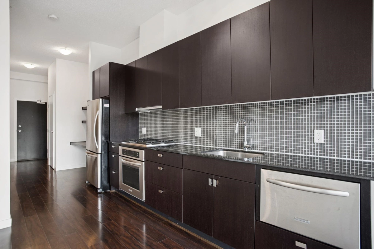 Walk-In Closet Photo of 613 121 Brew Street, Port Moody, BC