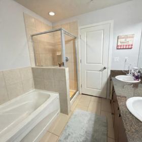 Walk-In Closet Photo of 307 14 E Royal Avenue, New Westminster, BC