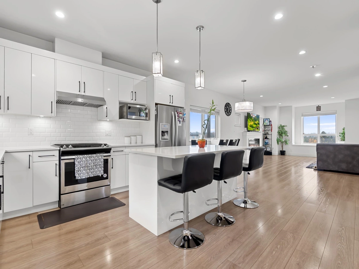 Breakfast Nook Photo of 14002 60a Avenue, Surrey, BC