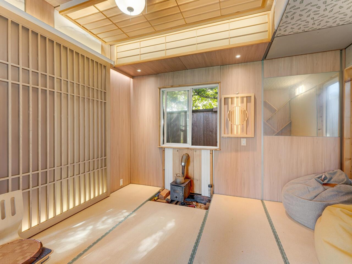 Kitchen Island Photo of 11320 No. 1 Road, Richmond, BC