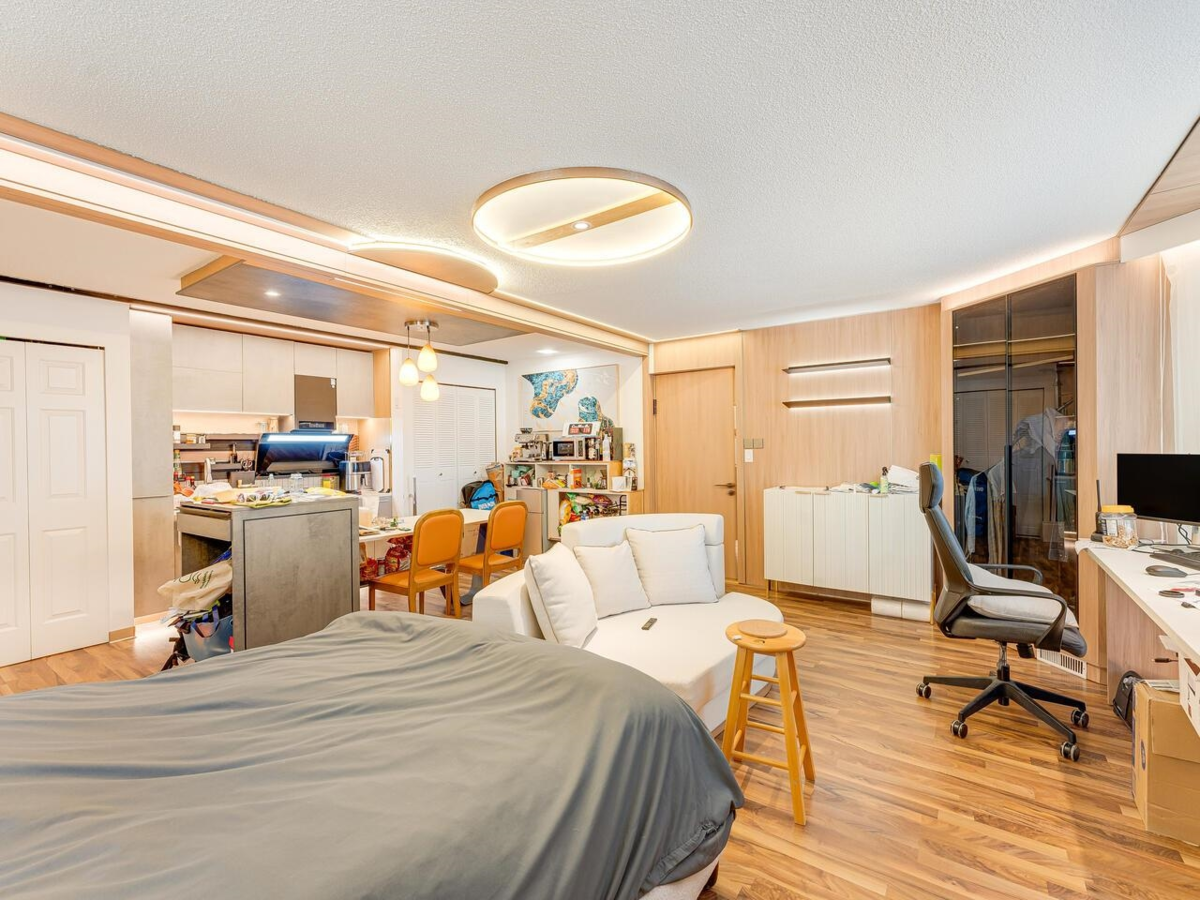 Staircase Photo of 11320 No. 1 Road, Richmond, BC