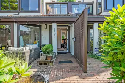1106 Ironwork Passage, Vancouver, BC, Vancouver — Townhouse for sale