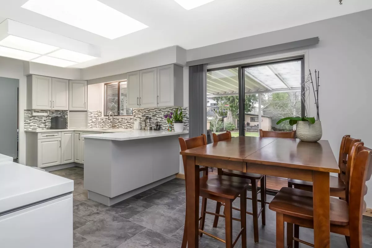 Guest Bathroom Photo of 19891 43a Avenue, Langley, BC