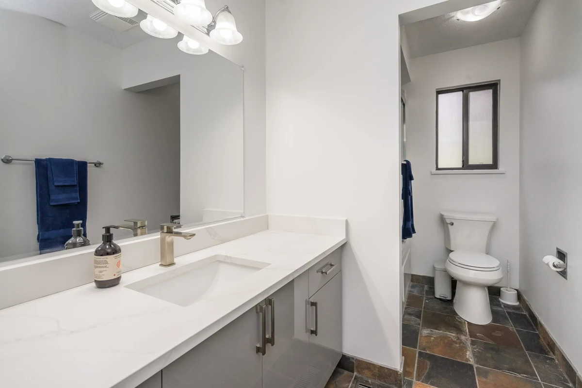 Hallway Photo of 19891 43a Avenue, Langley, BC