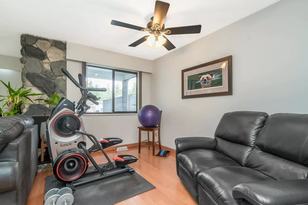 Primary Bathroom Photo of 19891 43a Avenue, Langley, BC