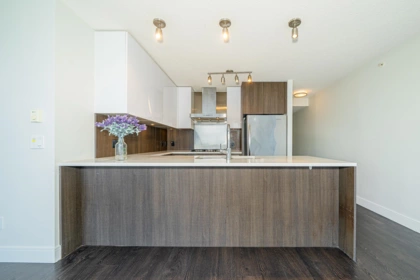 1809 3007 Glen Drive, Coquitlam, BC
