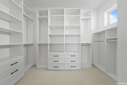 Hallway Photo of 15448 76b Avenue, Surrey, BC
