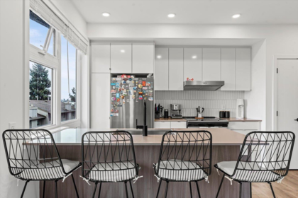 Breakfast Nook Photo of 401 32838 Landeau Place, Abbotsford, BC