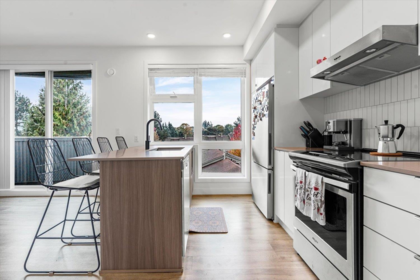 Kitchen Photo of 401 32838 Landeau Place, Abbotsford, BC