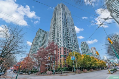 Backyard Photo of 410 909 Mainland Street, Vancouver, BC