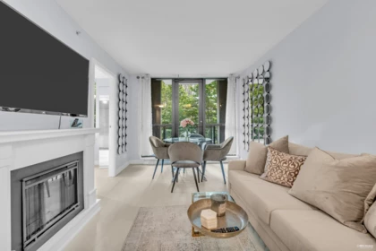 Breakfast Nook Photo of 410 909 Mainland Street, Vancouver, BC