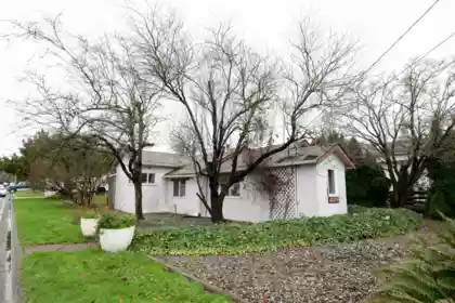 Front exterior of 42259 Yarrow Central Road, Yarrow, BC