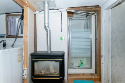 Walk-In Closet Photo of 42259 Yarrow Central Road, Yarrow, BC