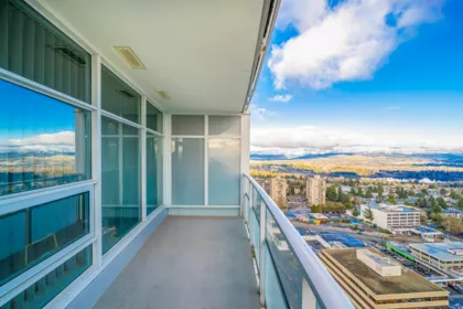 3206 4880 Bennett Street, Burnaby, BC, Burnaby — Apartment/Condo for sale