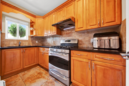 Breakfast Nook Photo of 14850 69 Avenue, Surrey, BC
