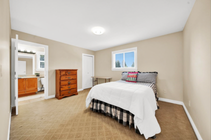Entry Foyer Photo of 14850 69 Avenue, Surrey, BC