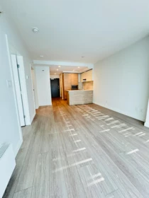 3102 13615 Fraser Highway, Surrey, BC