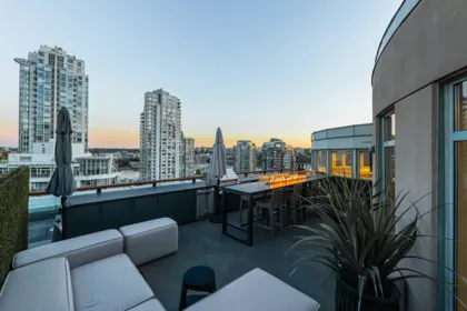 Garden / Landscaping Photo of 1503/04 283 Davie Street, Vancouver, BC