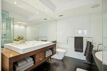 Hallway Photo of 1503/04 283 Davie Street, Vancouver, BC