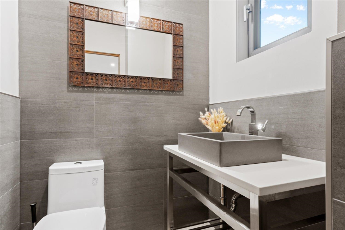 Basement Recreation Room Photo of 52688 Stonewood Place, Rosedale, BC