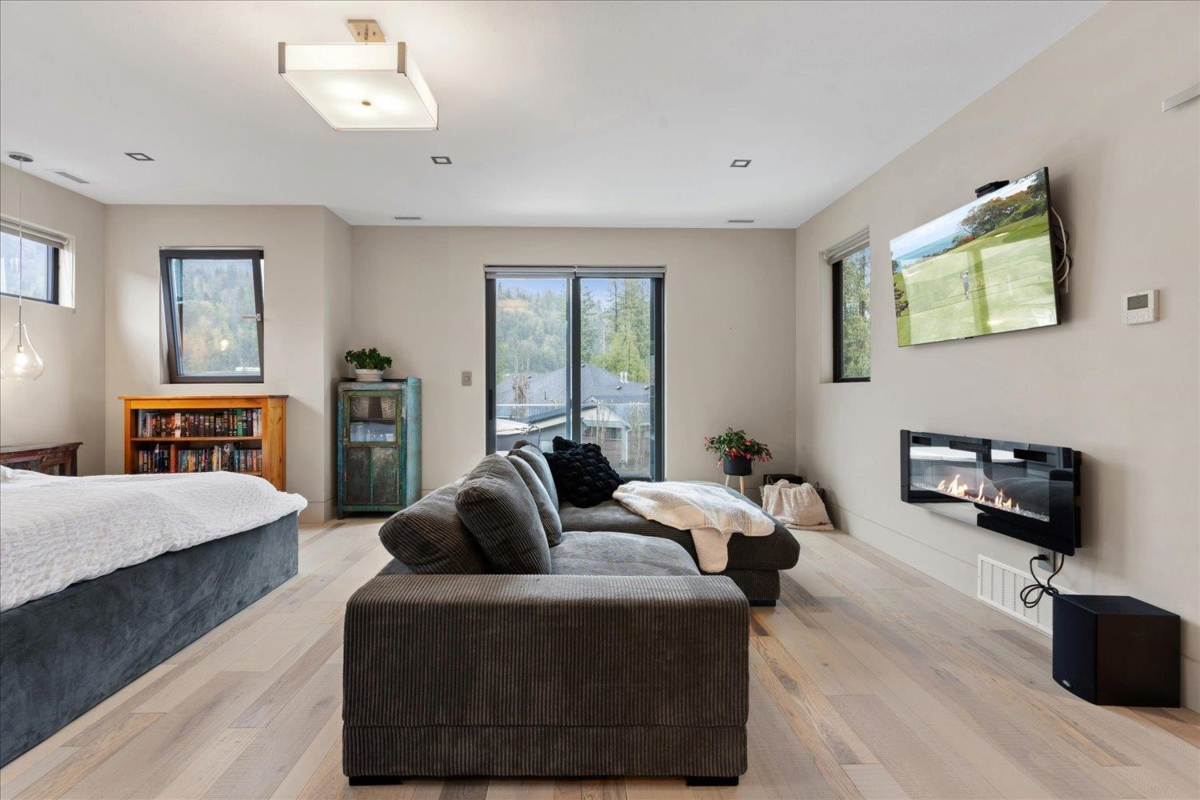 Garage Interior Photo of 52688 Stonewood Place, Rosedale, BC