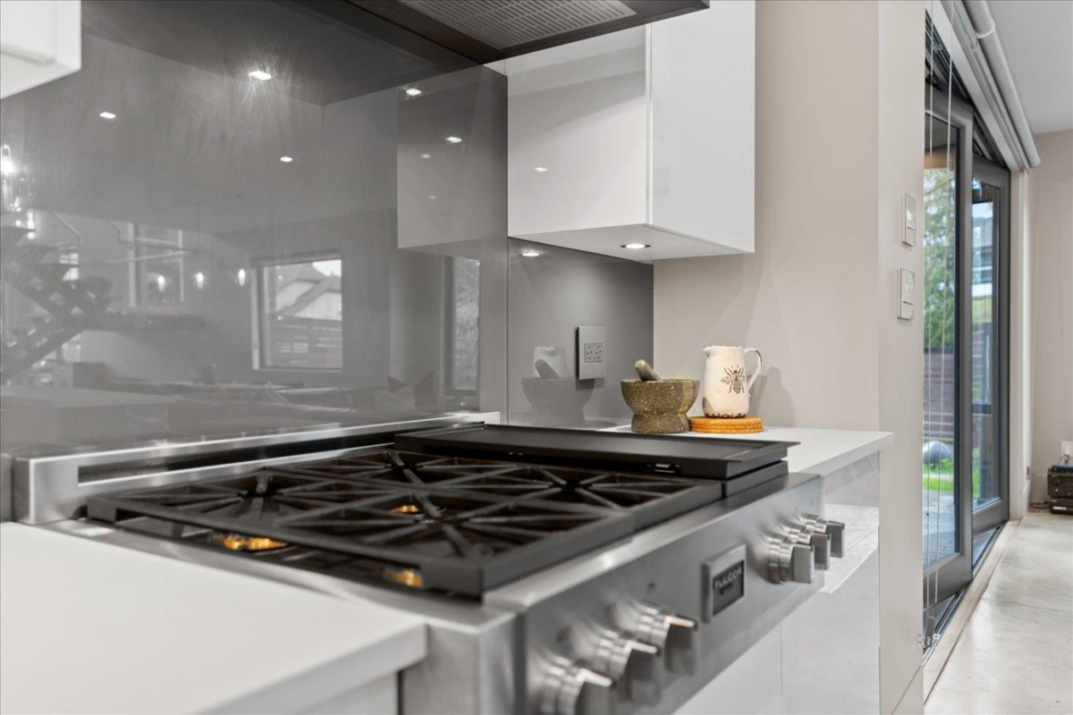 Guest Bathroom Photo of 52688 Stonewood Place, Rosedale, BC