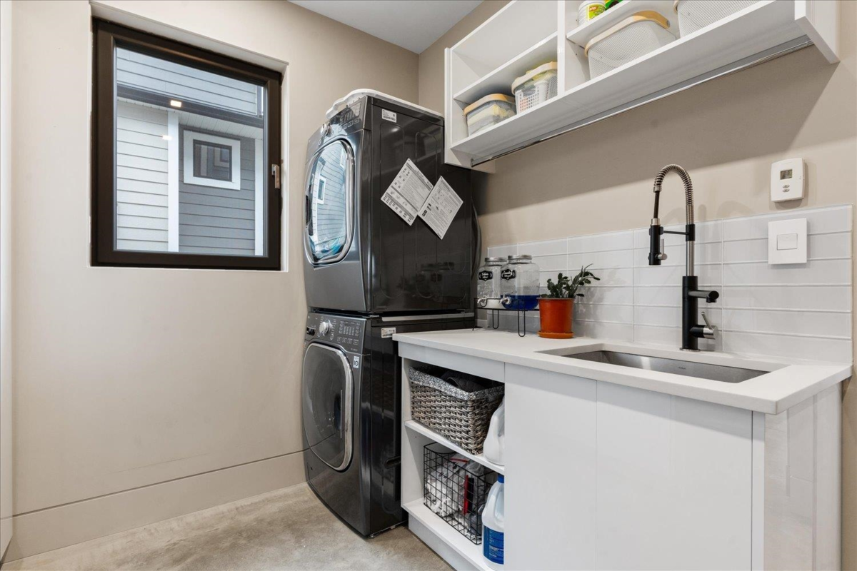 Mudroom Photo of 52688 Stonewood Place, Rosedale, BC