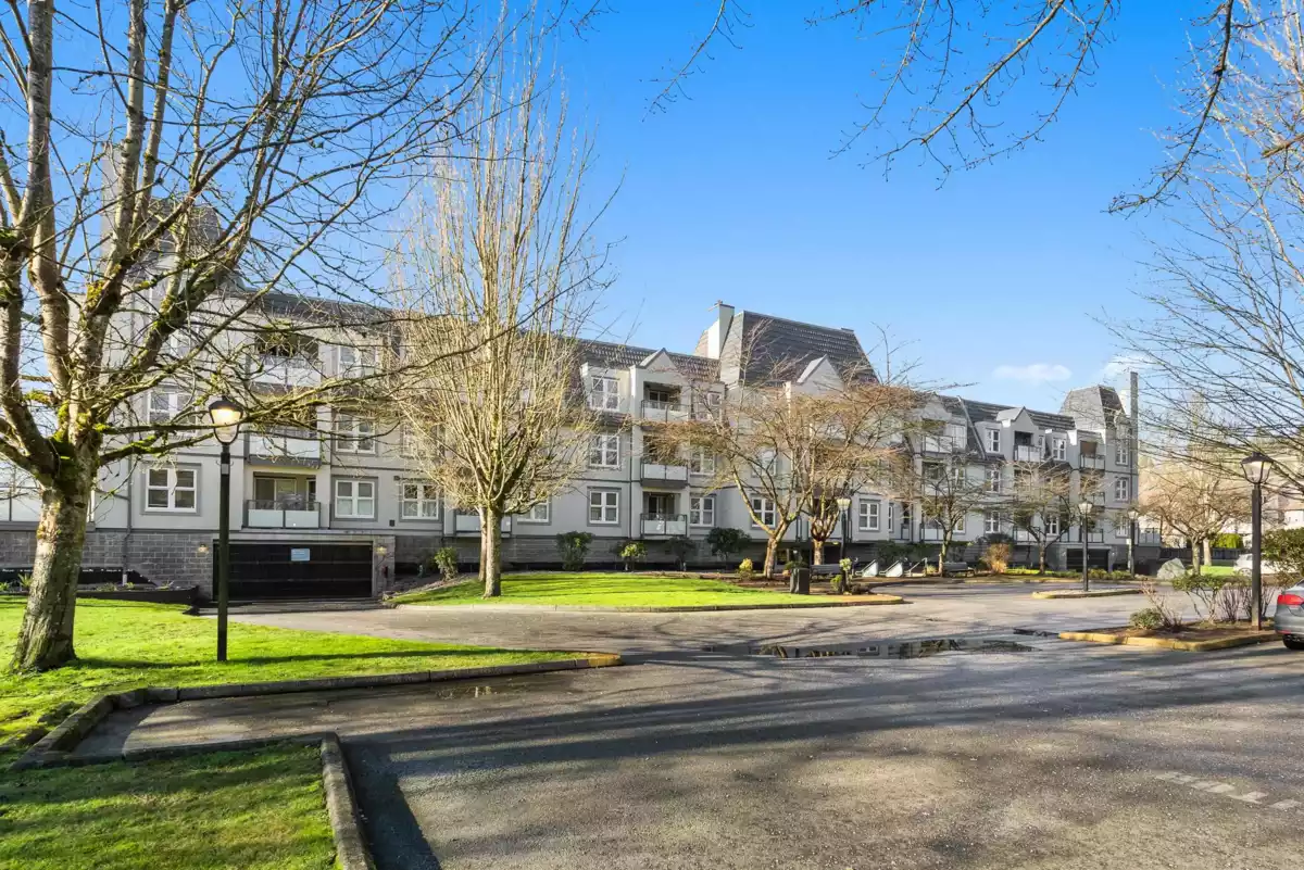 Swimming Pool Photo of 322 98 Laval Street, Coquitlam, BC