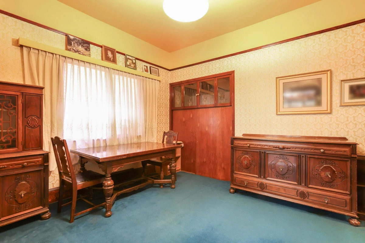 Dining Area Photo of 329 E Pender Street, Vancouver, BC