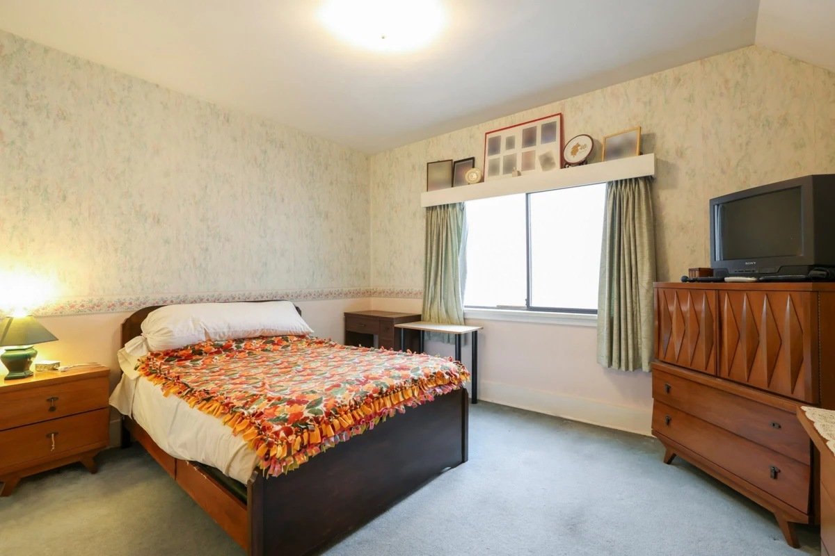 Powder Room Photo of 329 E Pender Street, Vancouver, BC