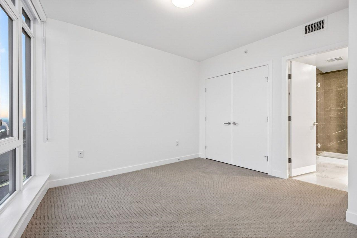 Entry Foyer Photo of 1506 7683 Park Crescent, Burnaby, BC