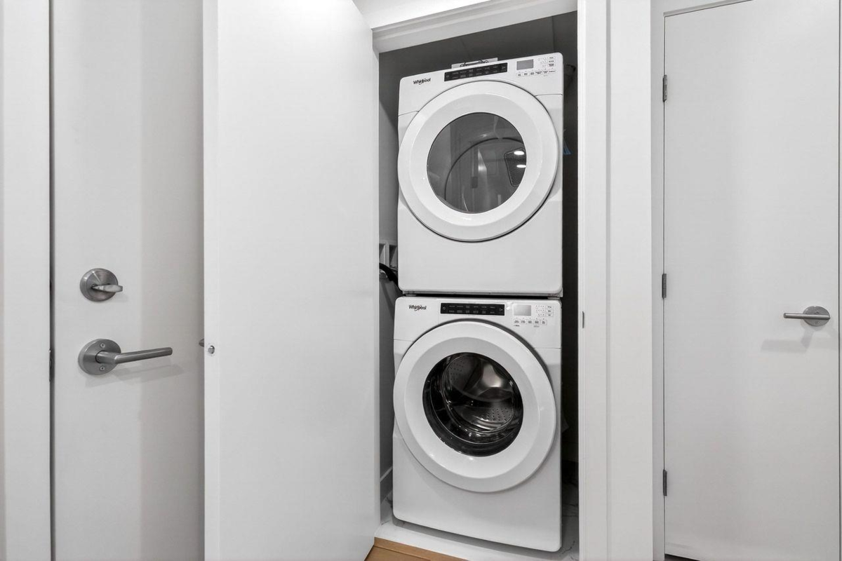 Garden / Landscaping Photo of 1506 7683 Park Crescent, Burnaby, BC