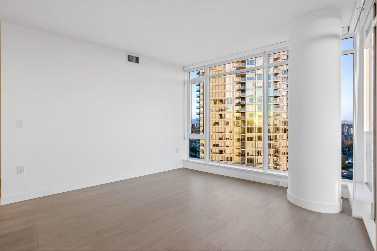 Guest Bathroom Photo of 1506 7683 Park Crescent, Burnaby, BC