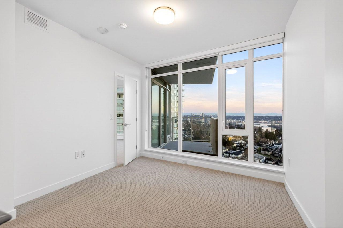 Hallway Photo of 1506 7683 Park Crescent, Burnaby, BC