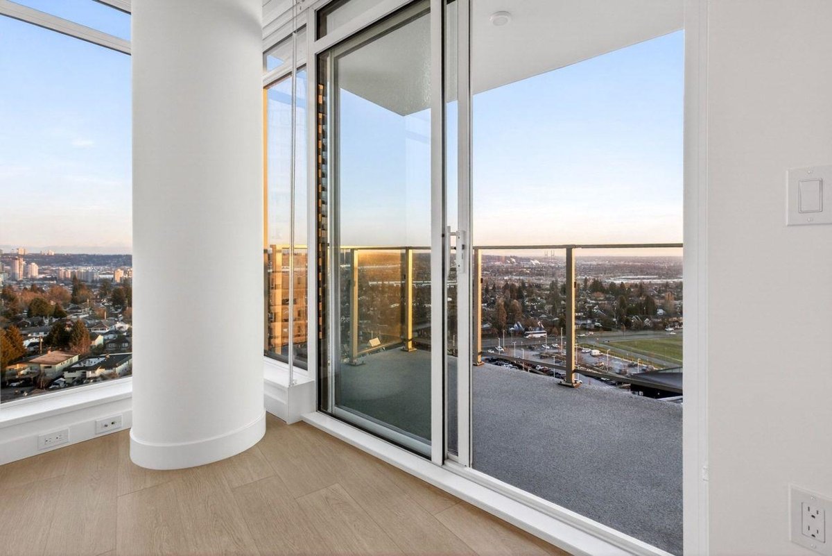 Primary Bathroom Photo of 1506 7683 Park Crescent, Burnaby, BC