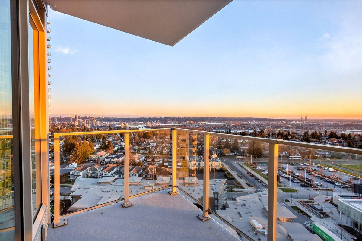 Walk-In Closet Photo of 1506 7683 Park Crescent, Burnaby, BC