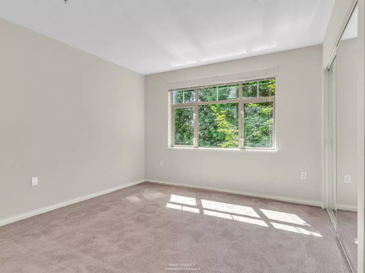 Basement Recreation Room Photo of 413 2059 Chesterfield Avenue, North Vancouver, BC