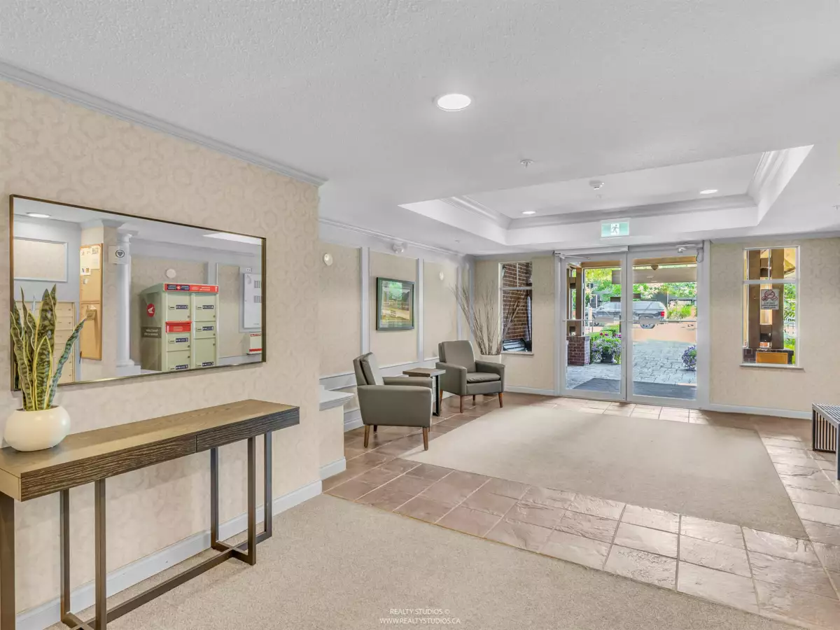 Garden / Landscaping Photo of 413 2059 Chesterfield Avenue, North Vancouver, BC