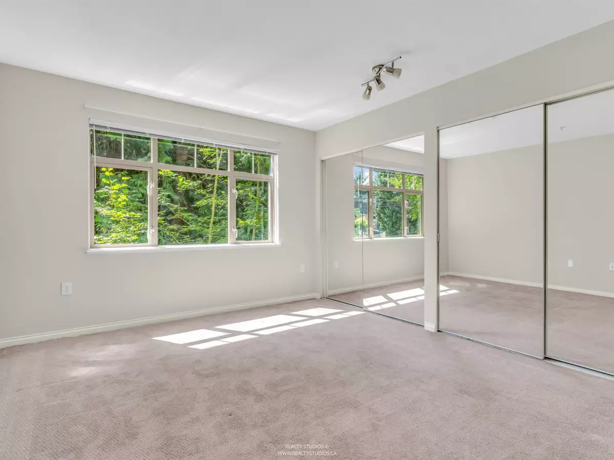Guest Bathroom Photo of 413 2059 Chesterfield Avenue, North Vancouver, BC