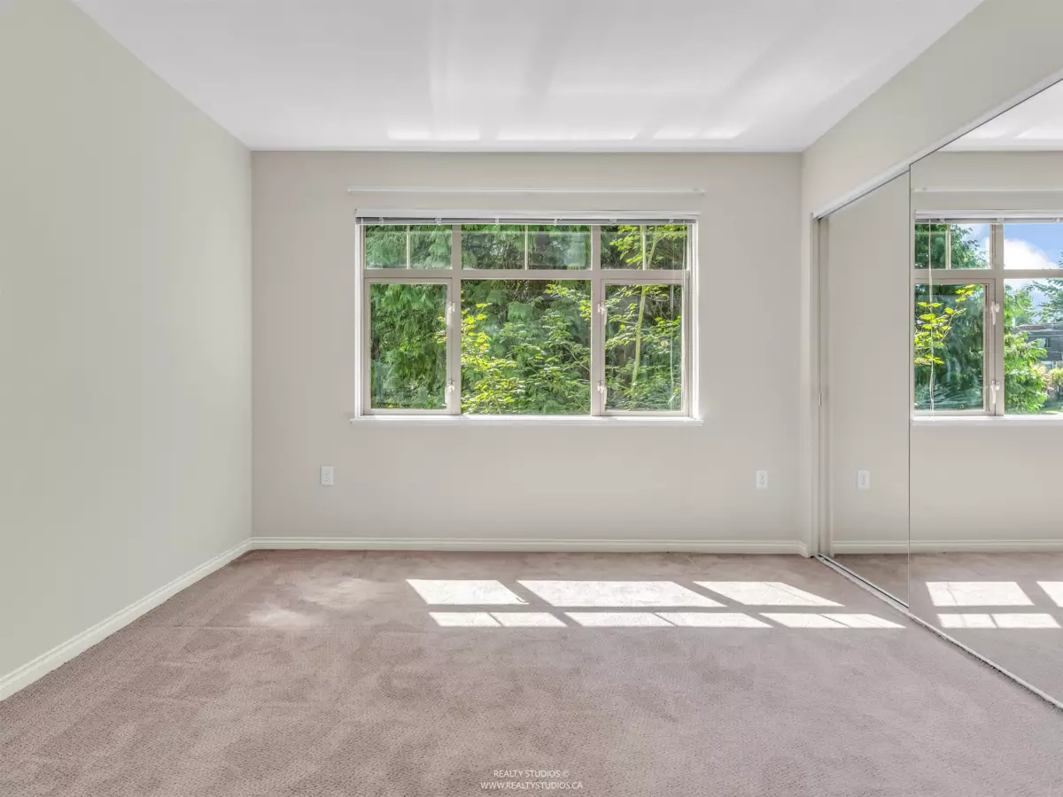 Loft / Bonus Room Photo of 413 2059 Chesterfield Avenue, North Vancouver, BC