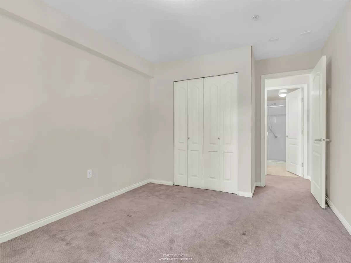 Staircase Photo of 413 2059 Chesterfield Avenue, North Vancouver, BC