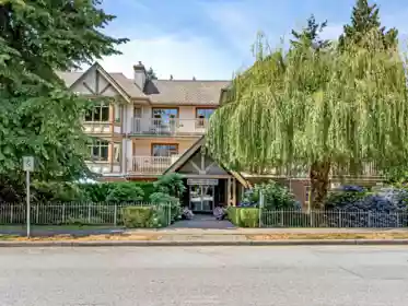 413 2059 Chesterfield Avenue, North Vancouver, BC