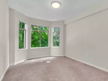 Mudroom Photo of 413 2059 Chesterfield Avenue, North Vancouver, BC