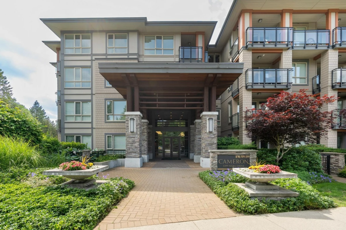 Entry Foyer Photo of 416 3399 Noel Drive, Burnaby, BC
