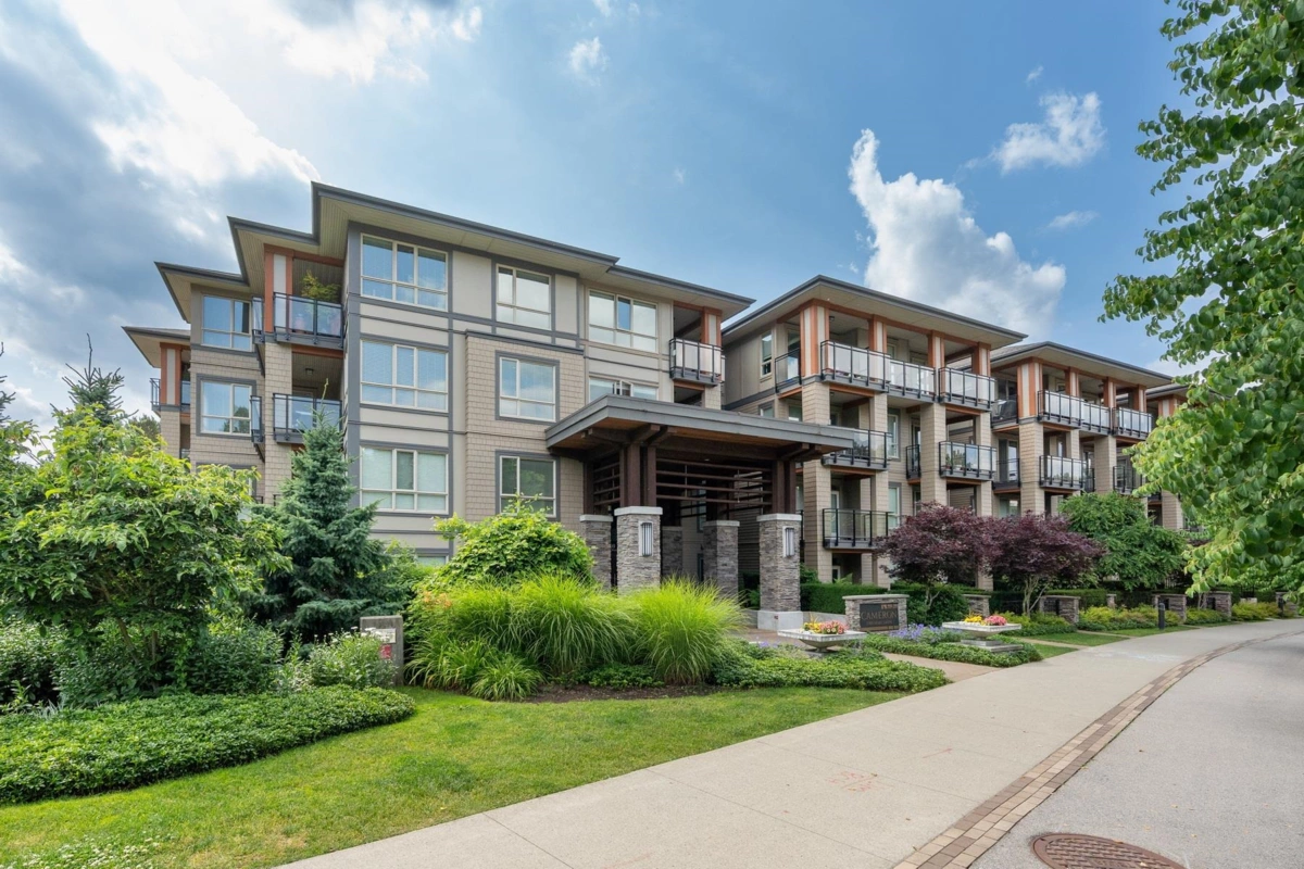 Hallway Photo of 416 3399 Noel Drive, Burnaby, BC